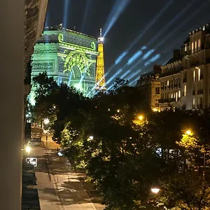 https://beautiful-rooms-nearby-champs-elyses.fr-paris.fr